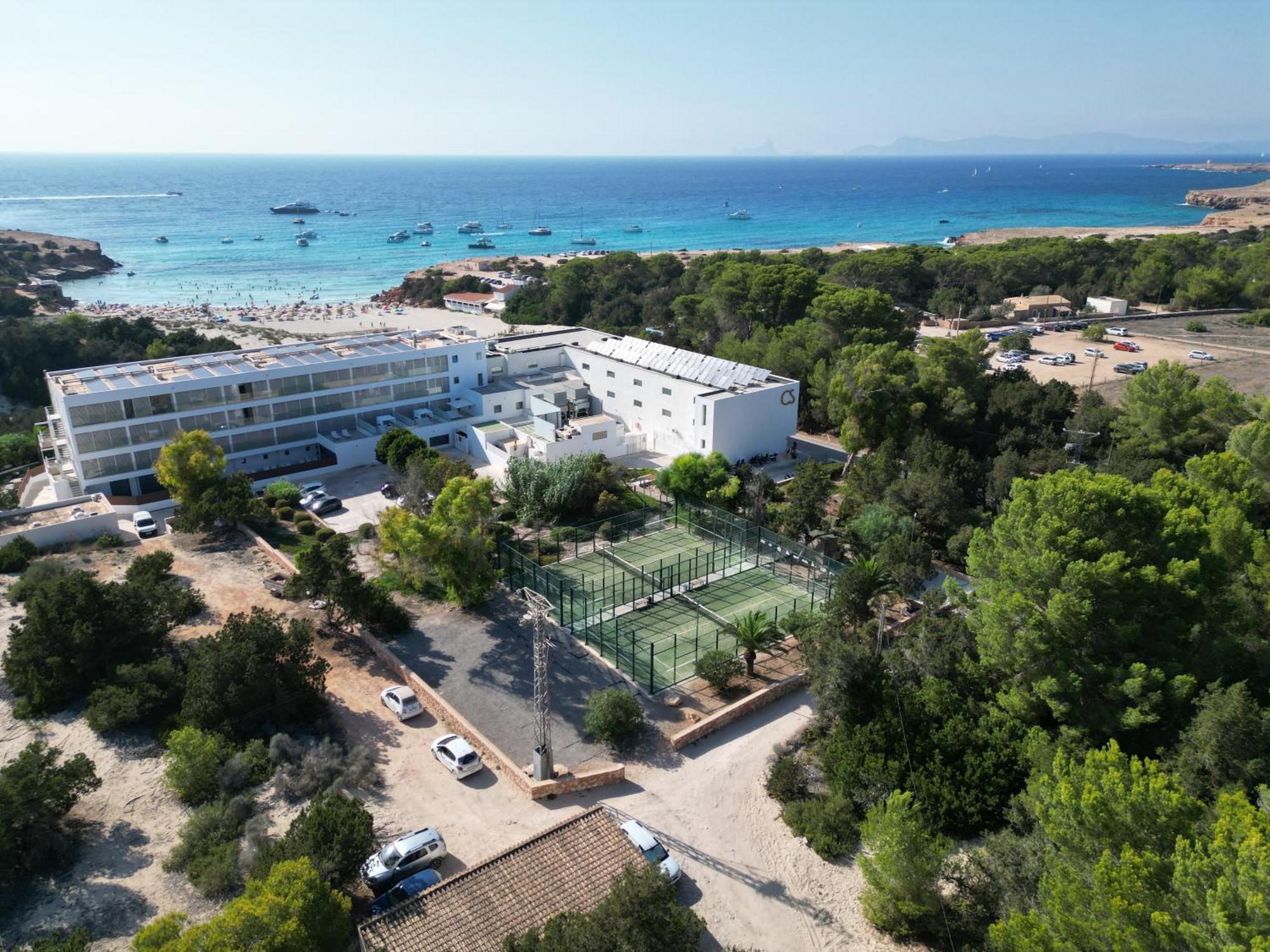Hotel Cala Saona & Spa Exterior photo